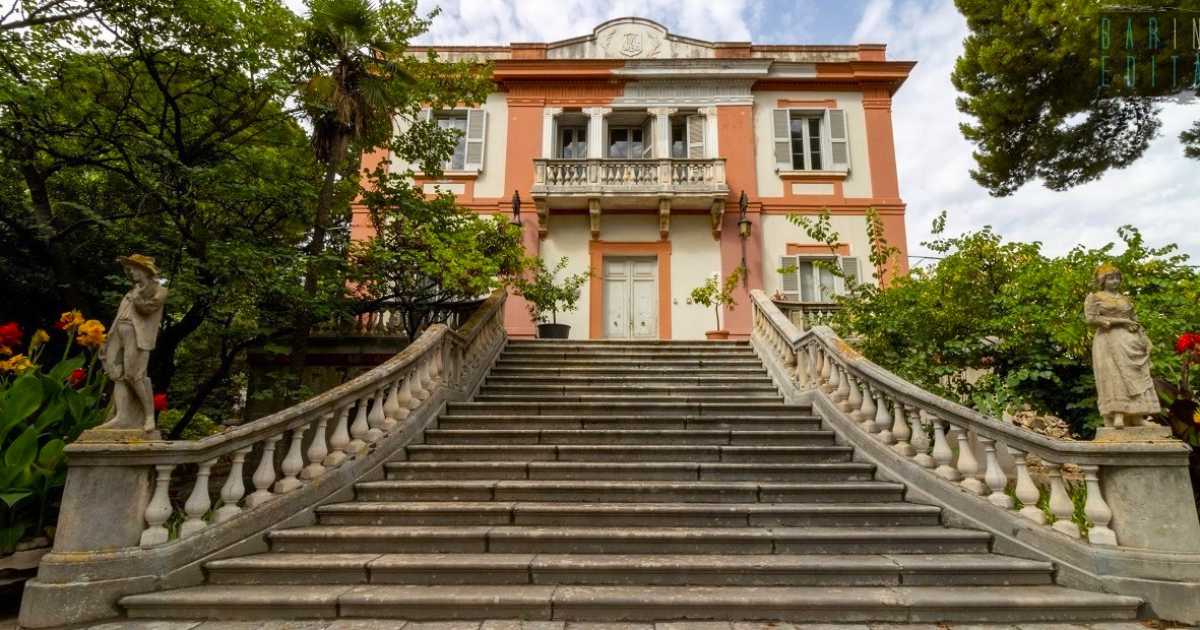 Bari, quell'armoniosa dimora circondata da un monumentale giardino: � Villa Sbis� 